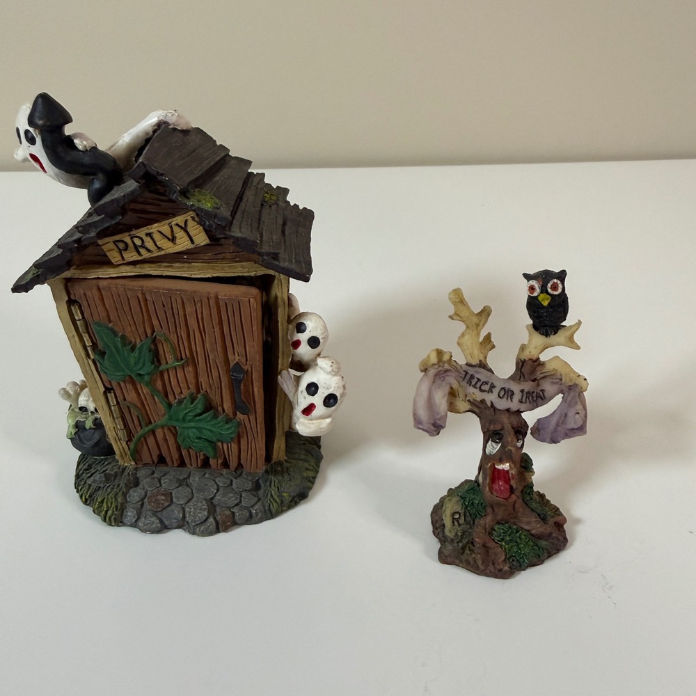 Spooky Hollow Halloween Village Figurines Ghost Novelty Black Cat Trick or Treat